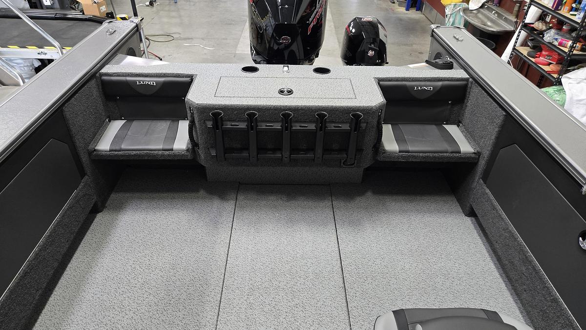 2026 Lund 2075 Fisherman