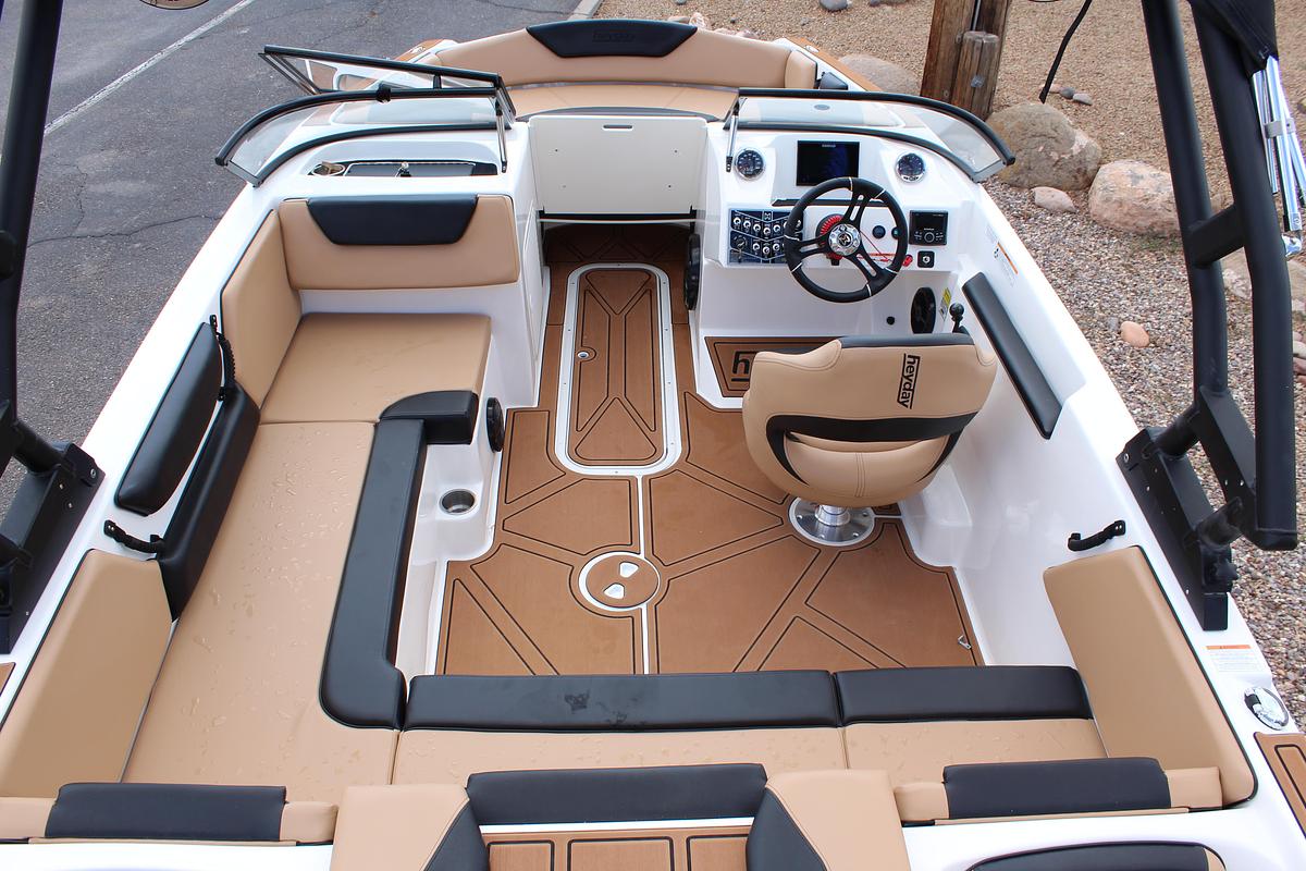 2026 Heyday Wake Boats Wt2 DC