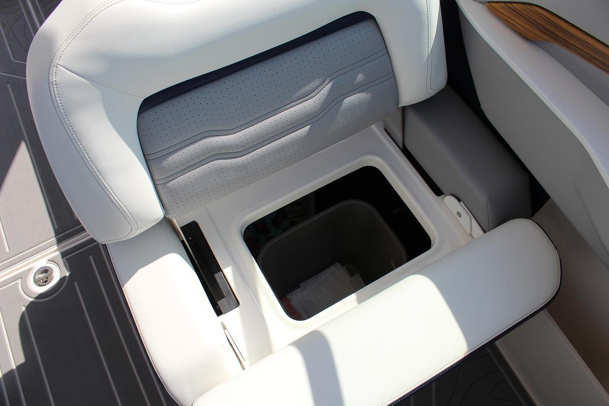 2026 Regal LS9 Surf Ultimate (Dealer Demo)