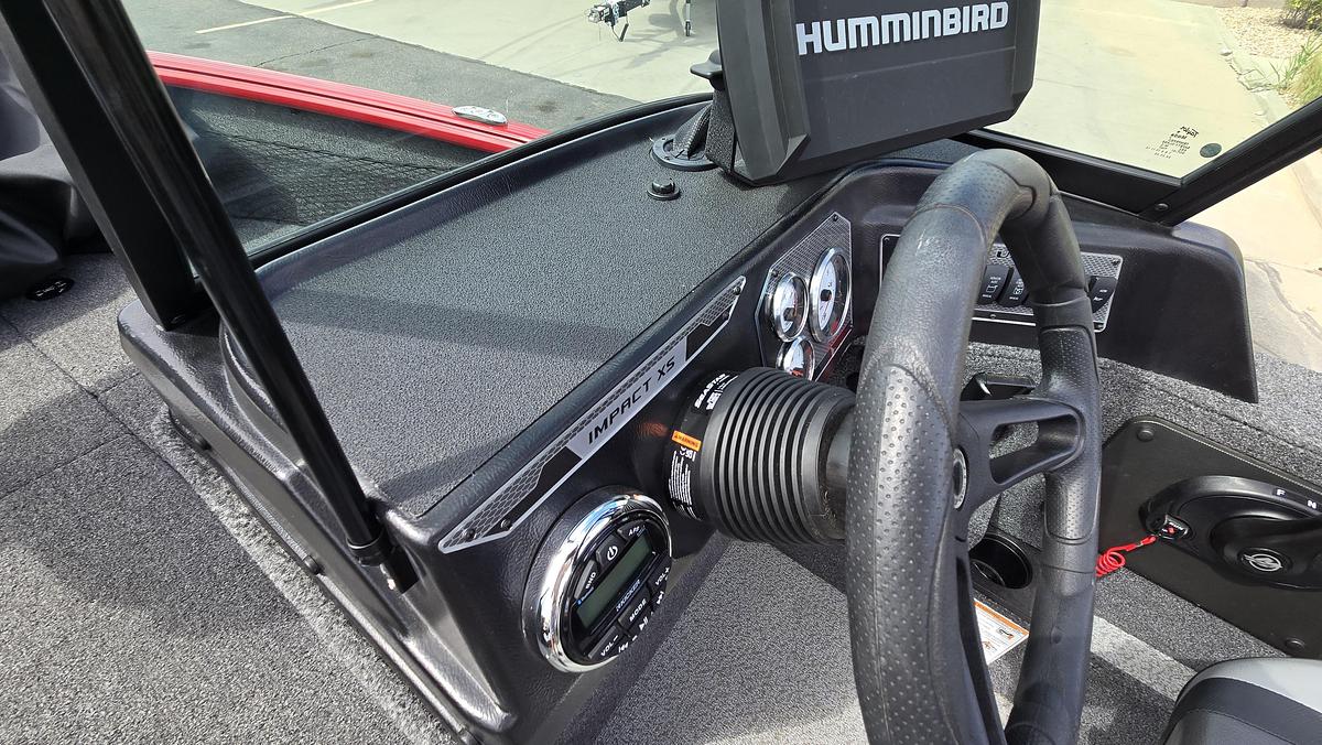 Used 2025 Lund 1775 Impact XS Sport