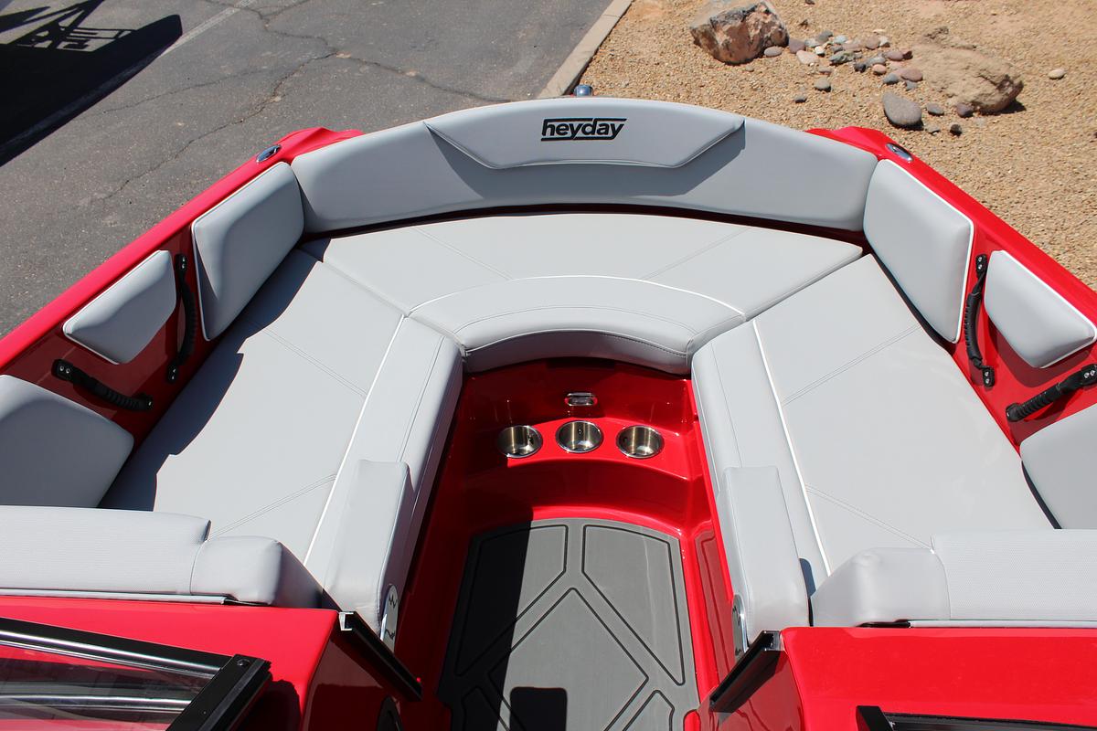 2025 Heyday Wake Boats WTSURF