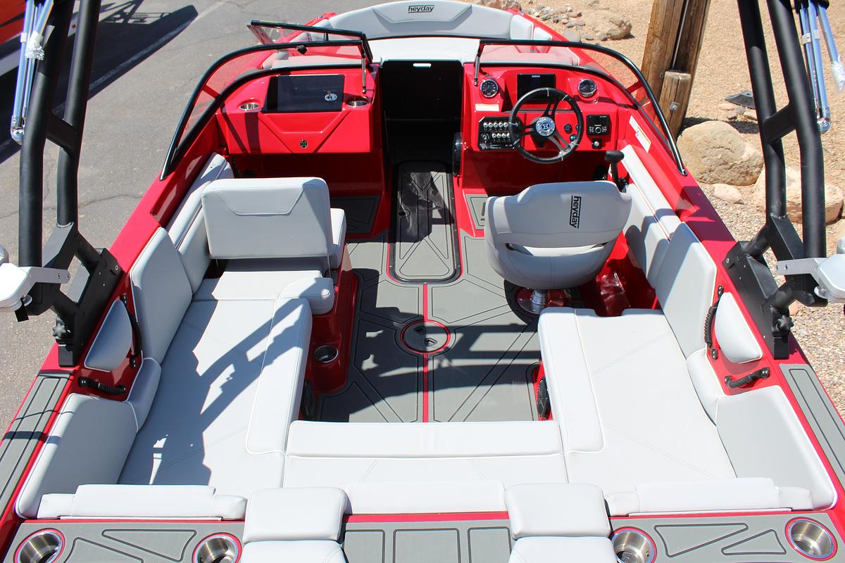 2025 Heyday Wake Boats WTSURF