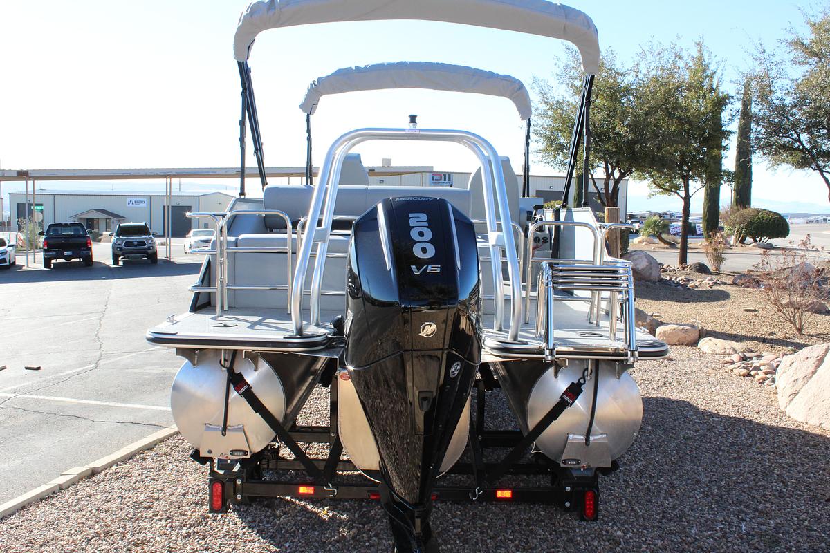 2026 Bentley Pontoons Legacy 220 Swingback