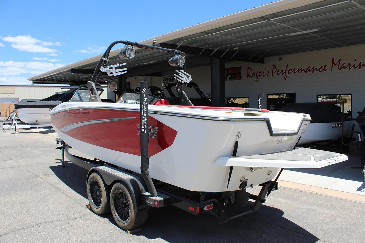 Used 2020 Heyday Wake Boats WTSURF