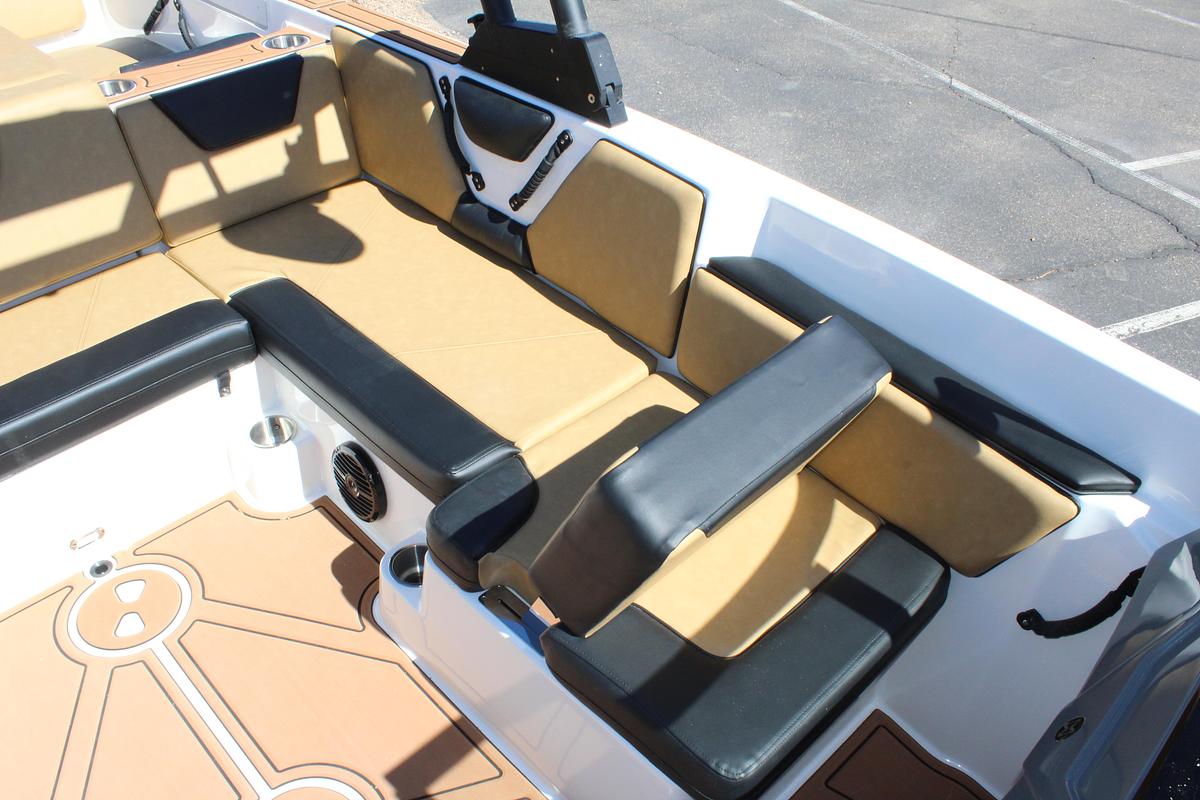 Heyday Wake Boats WTSURF