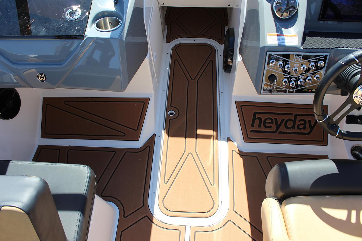 Heyday Wake Boats WTSURF