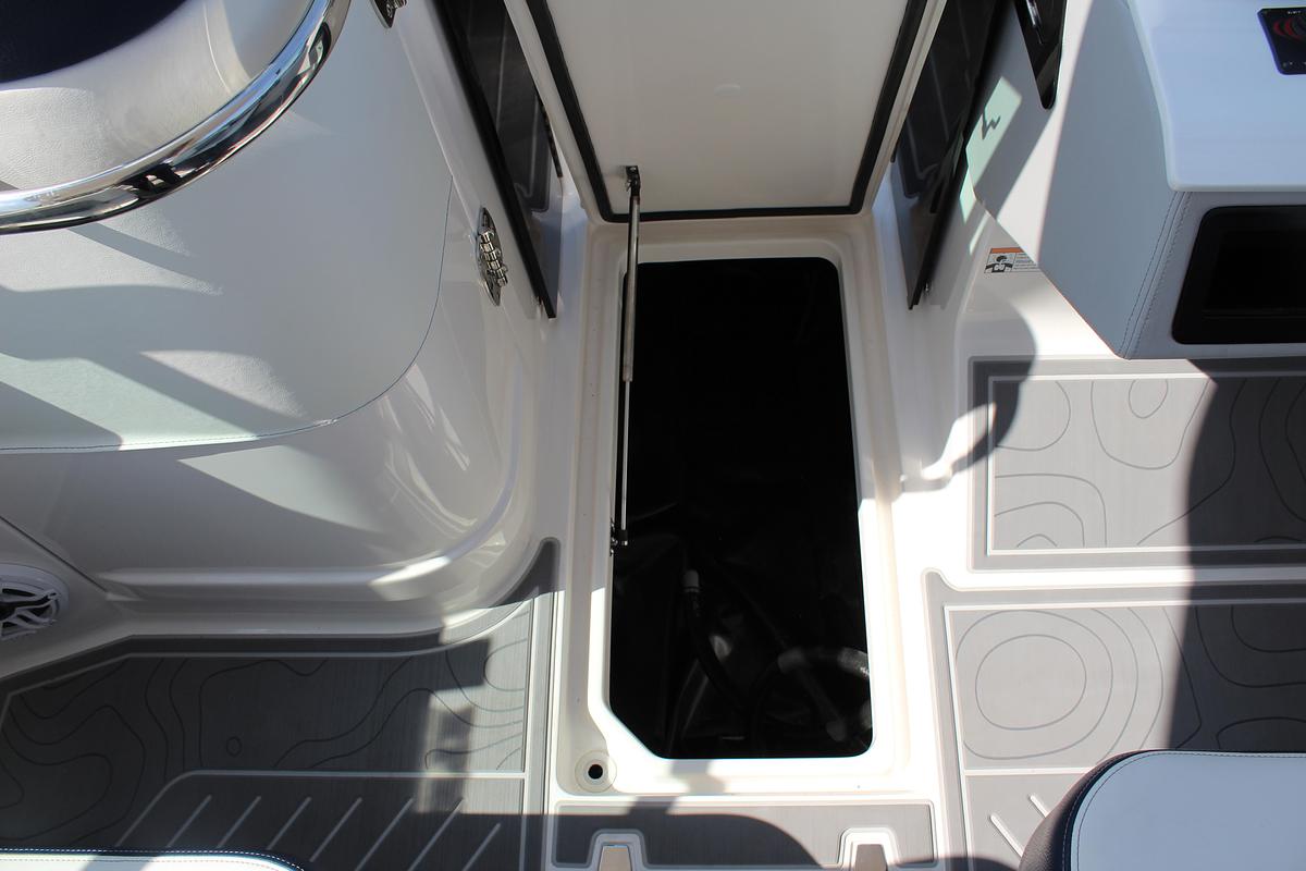 2026 Regal LS9 Surf Ultimate (Dealer Demo)