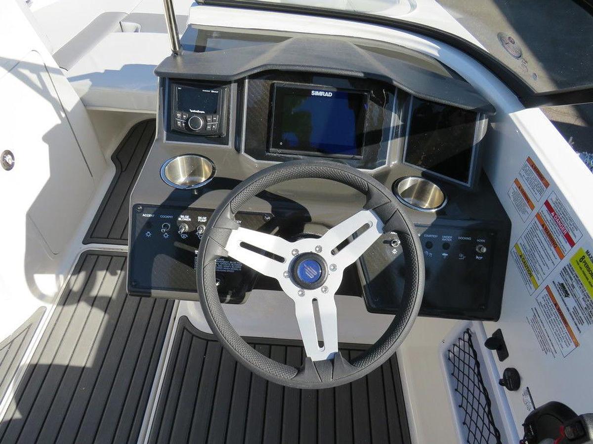 2025 Bayliner VR5 Bowrider
