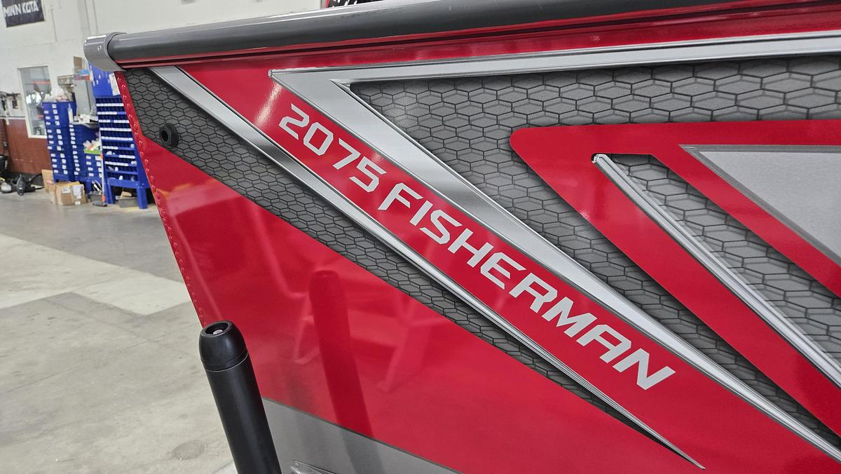 2026 Lund 2075 Fisherman