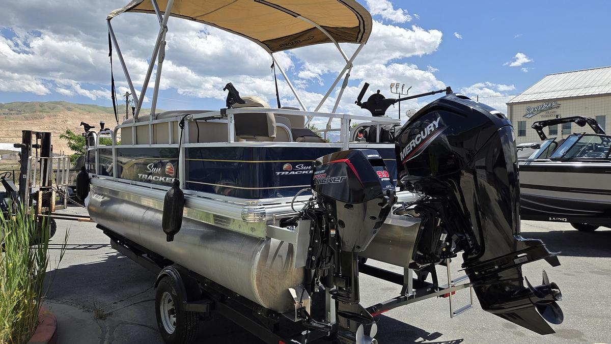 Used 2024 Tracker 18 DLX Bass Buggy