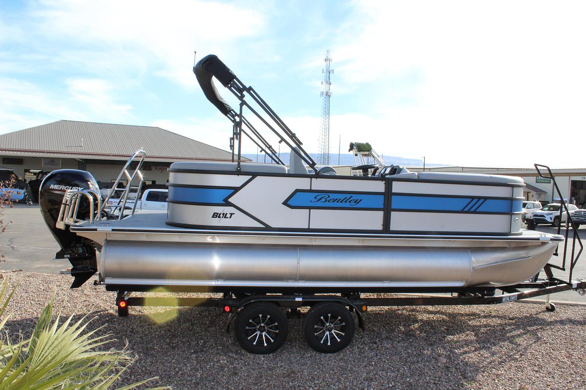 2026 Bentley Pontoons 203 Bolt