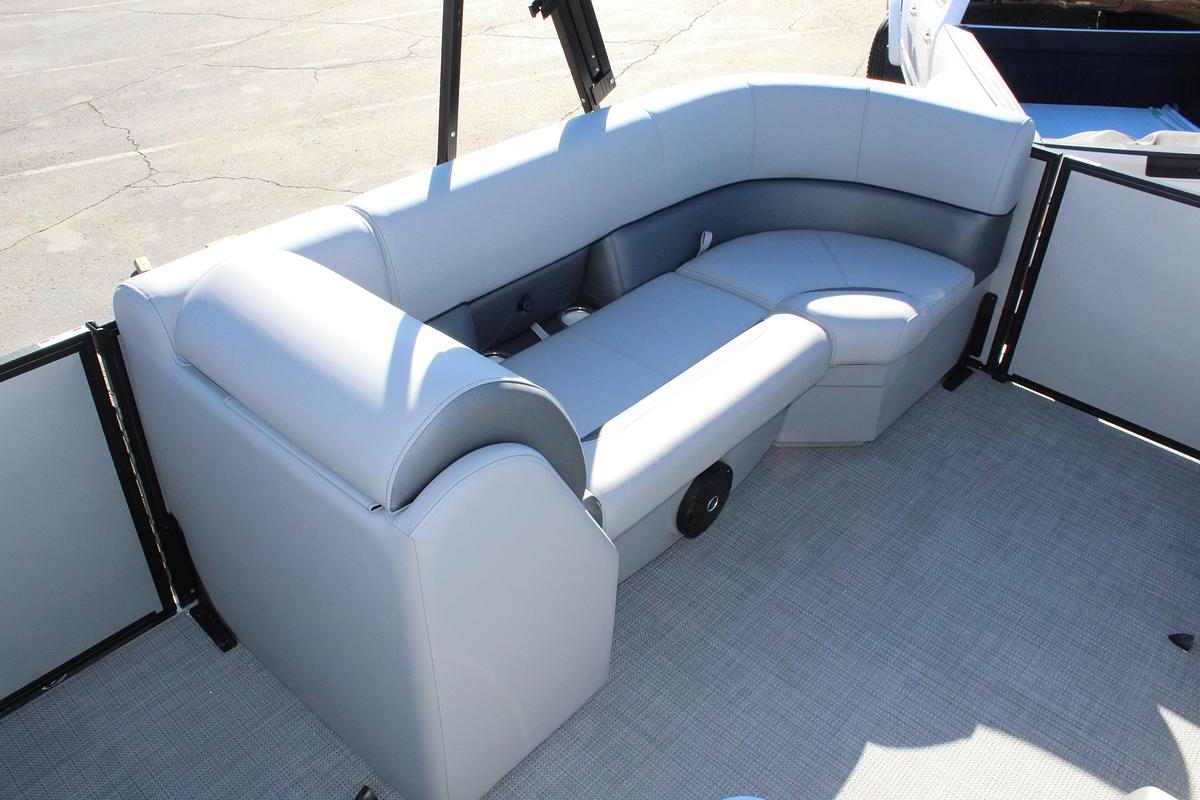 2026 Bentley Pontoons Legacy 220 Swingback