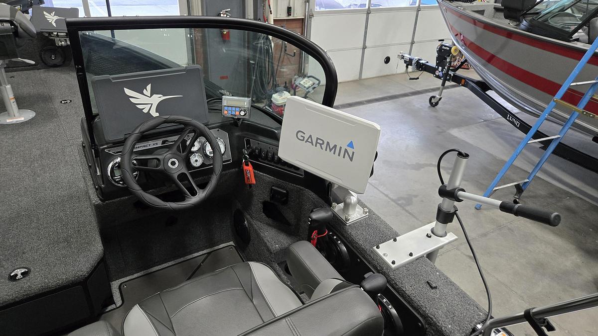 2025 Lund 2075 Impact XS Sport