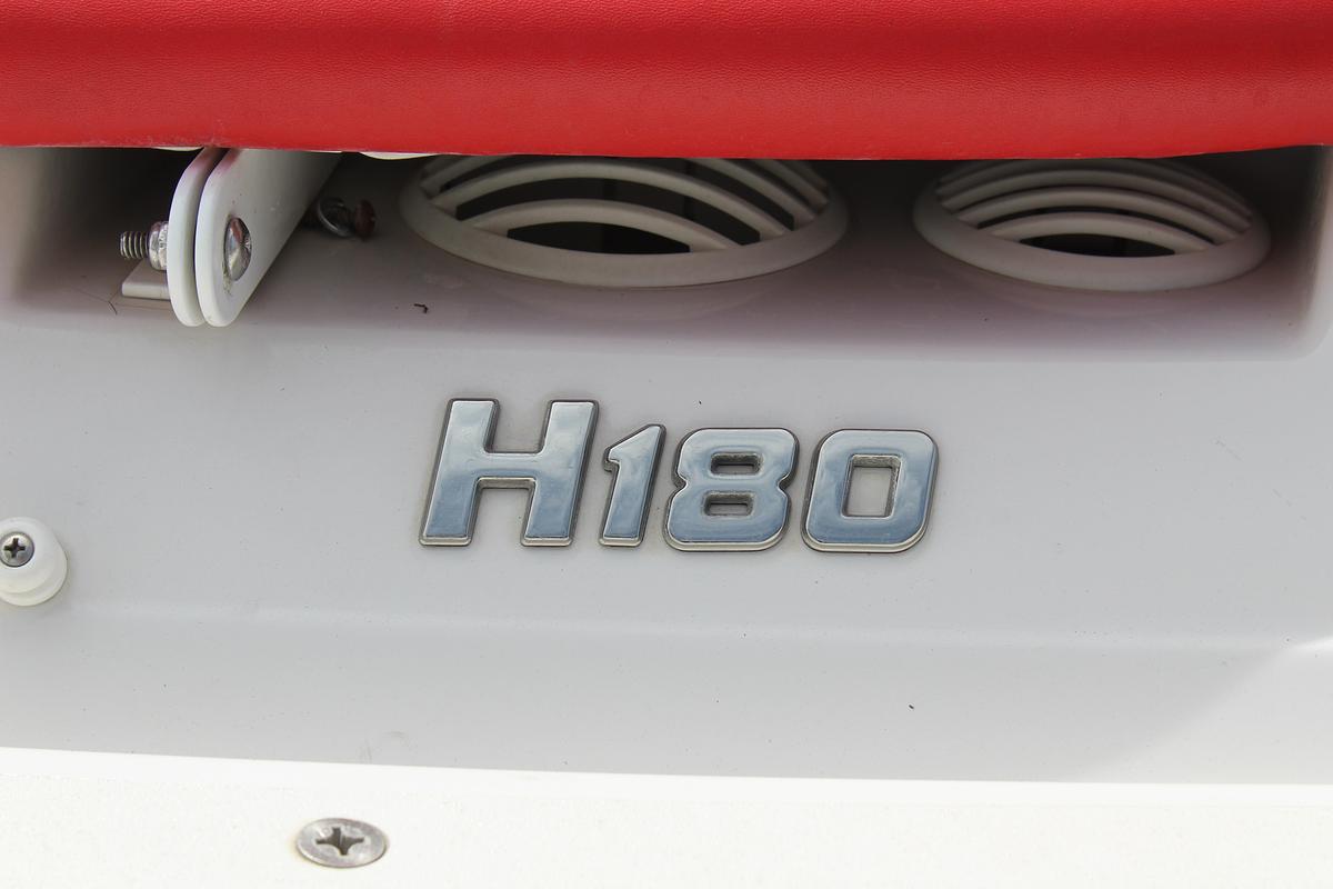 Used 2009 Fourwinns  H180