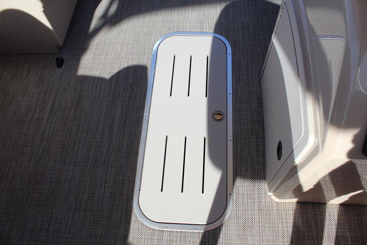 2025 Bentley Pontoons Fish 223 Fish-N-Cruise 3/4 Tube