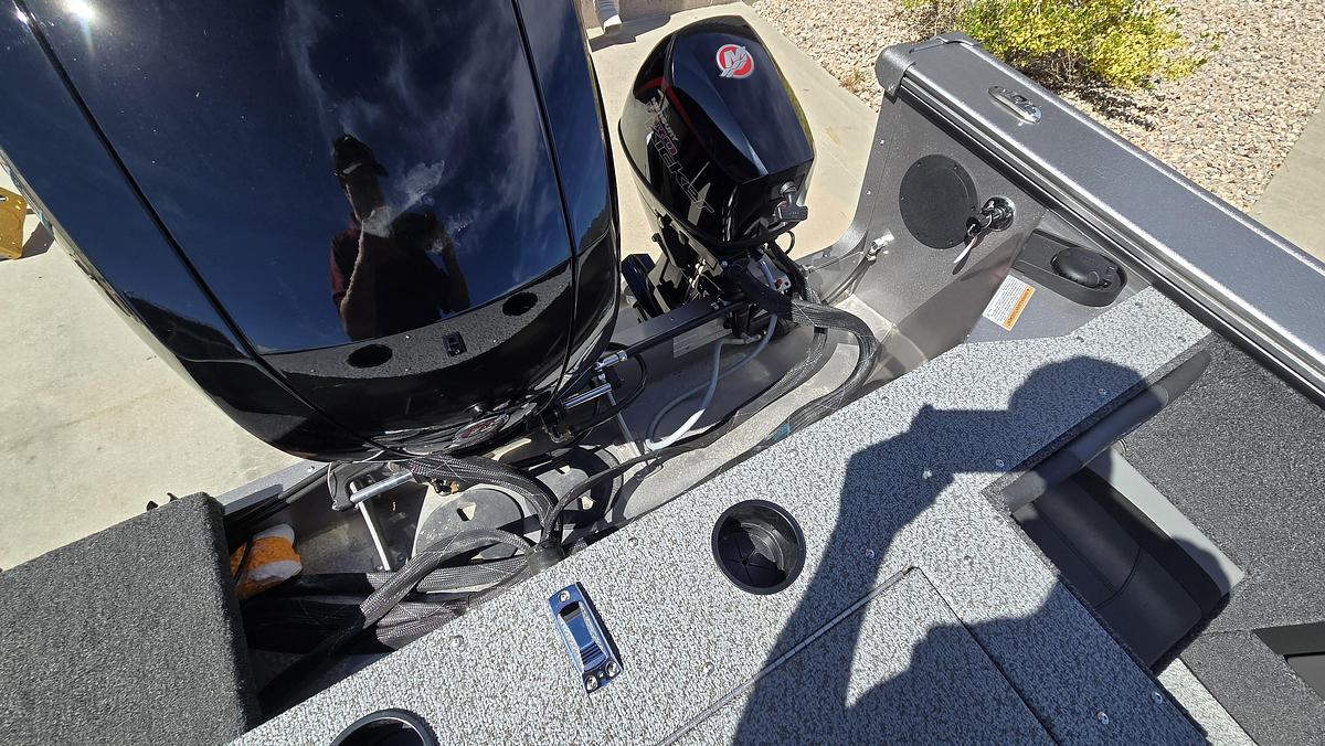 2026 LUND 1875 Fisherman