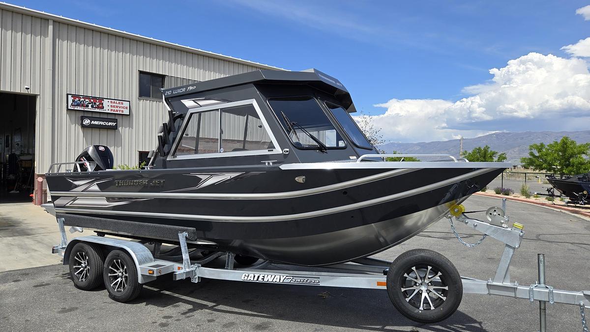 2026 Thunder Jet 210 Luxor Pro