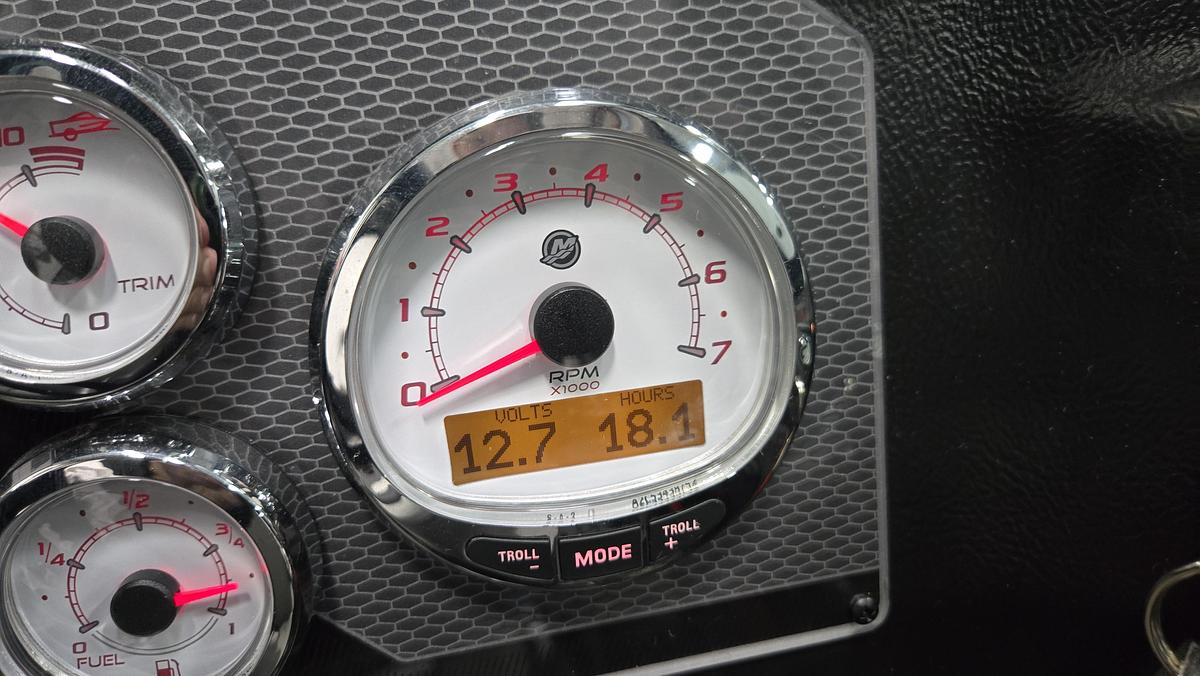 2025 Lund 2075 Impact XS Sport