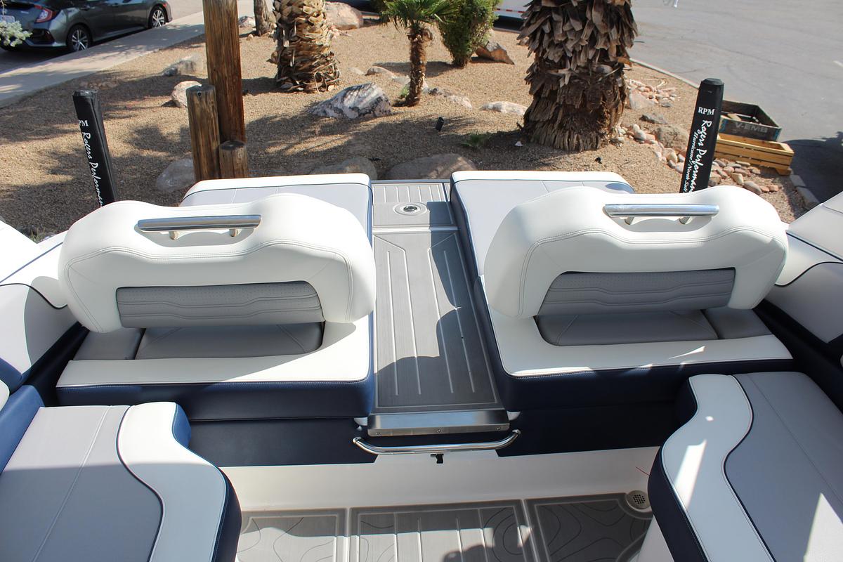 2026 Regal LS9 Surf Ultimate (Dealer Demo)