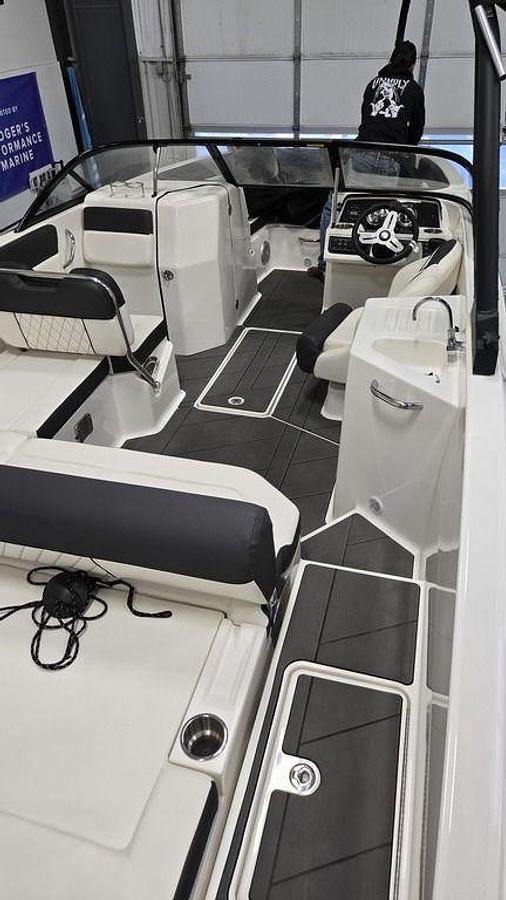 2023 Bayliner DX2200