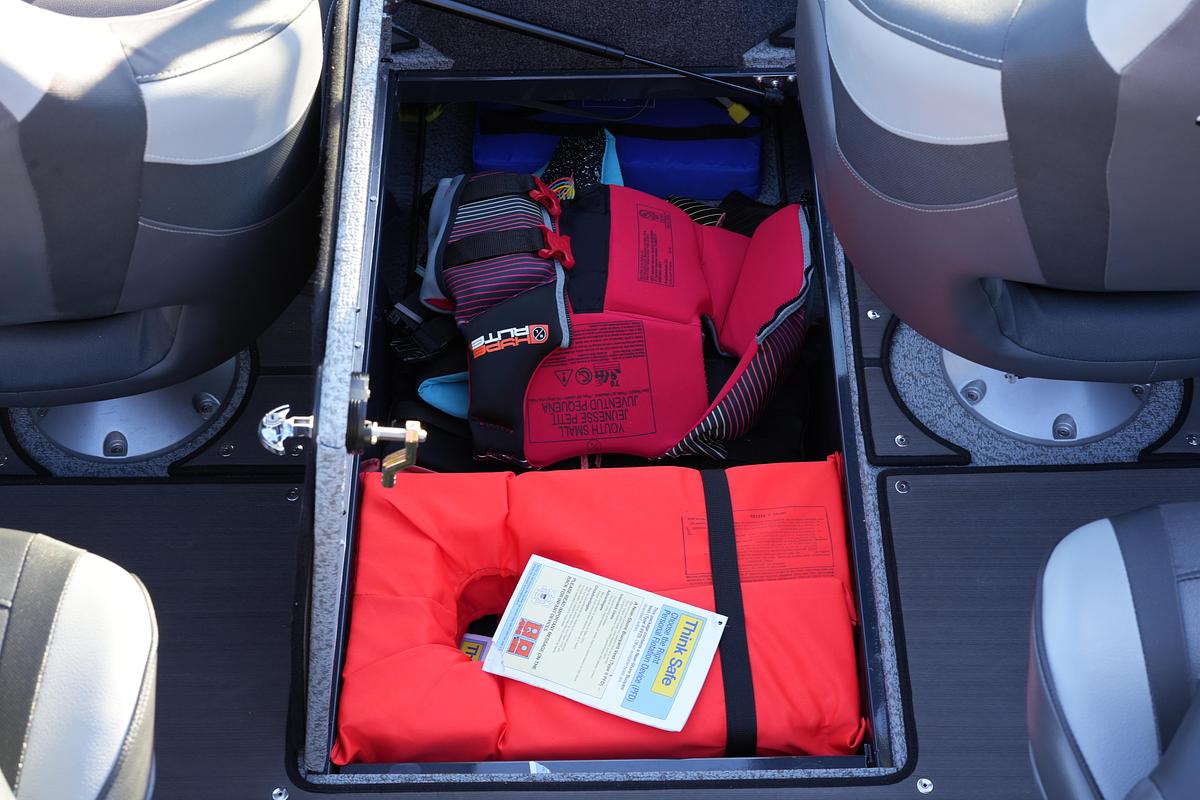 Used 2023 Lund 1875 Crossover XS Sport