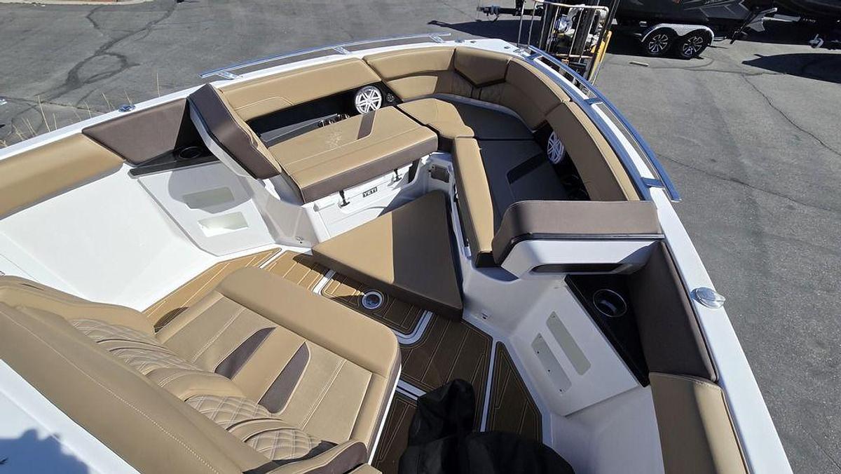 2025 Monterey Elite 30 OB