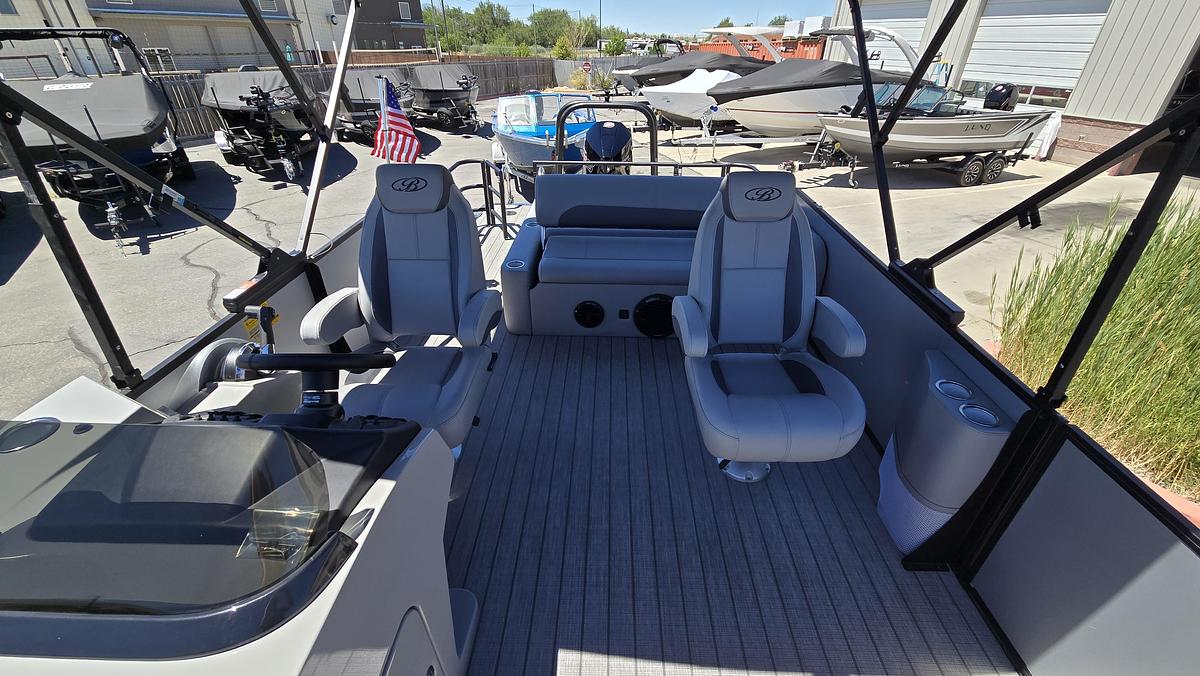 2026 Bentley Pontoons 243 Front Fish Swing Back