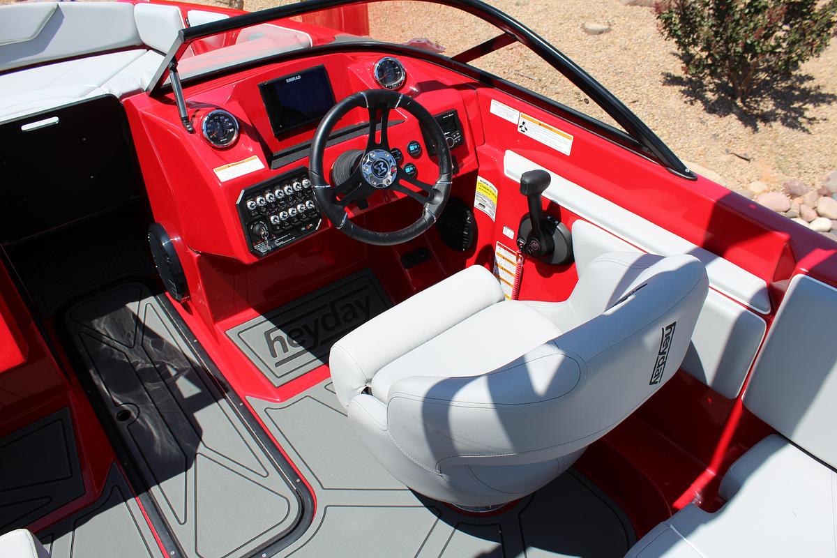 2025 Heyday Wake Boats WTSURF