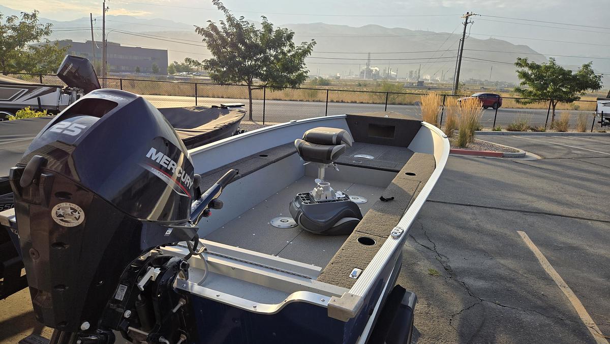 2025 Lund 1600 Fury Tiller