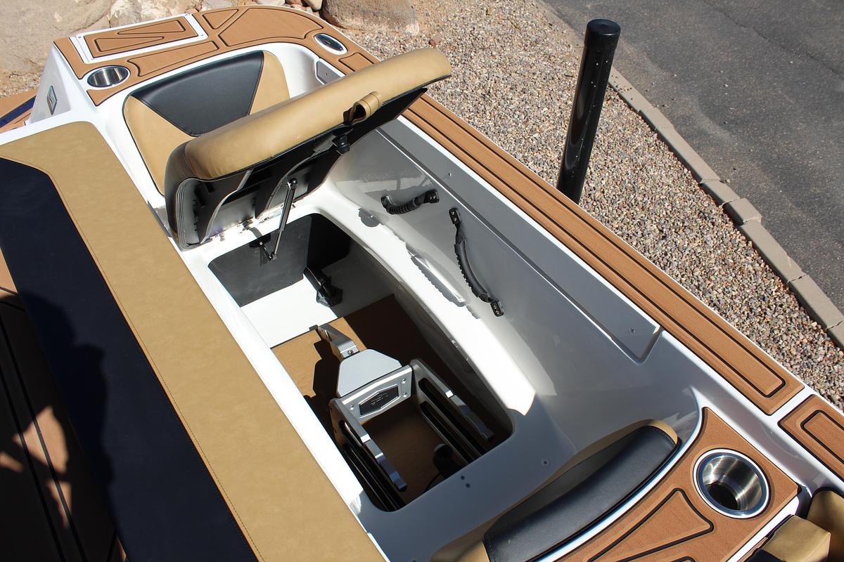 Heyday Wake Boats WTSURF