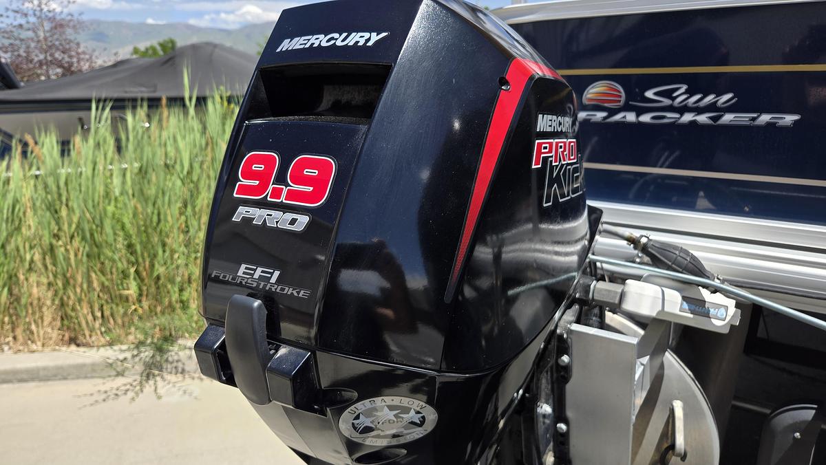 Used 2024 Tracker 18 DLX Bass Buggy