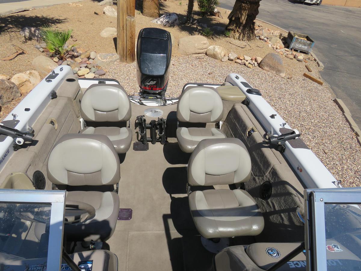 Used 2002 Tracker Tundra 18