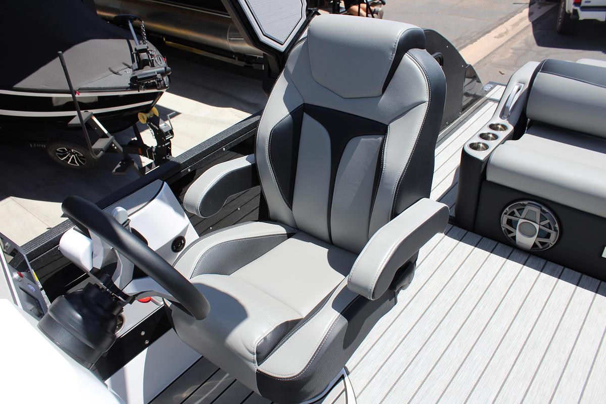 Used 2025 Montara 25 Surf Boss 2.0