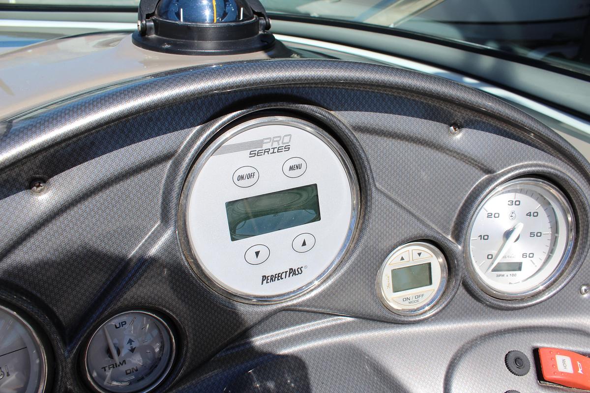 Used 2008 Rinker 246 Captiva