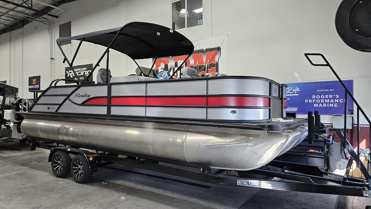 2026 Bentley Pontoons 243 Front Fish Swing Back