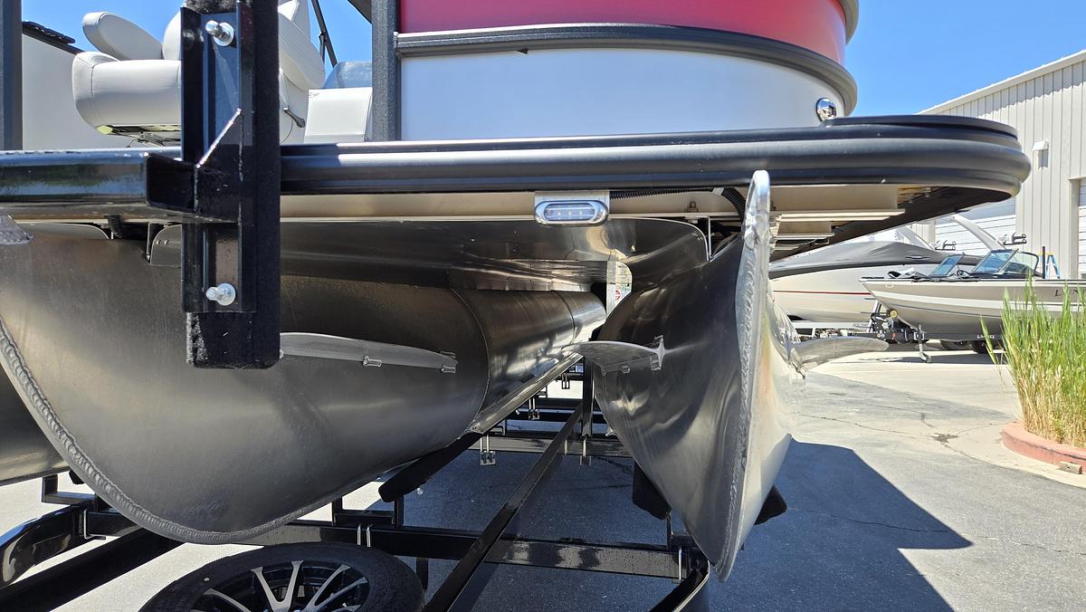 2026 Bentley Pontoons 243 Front Fish Swing Back