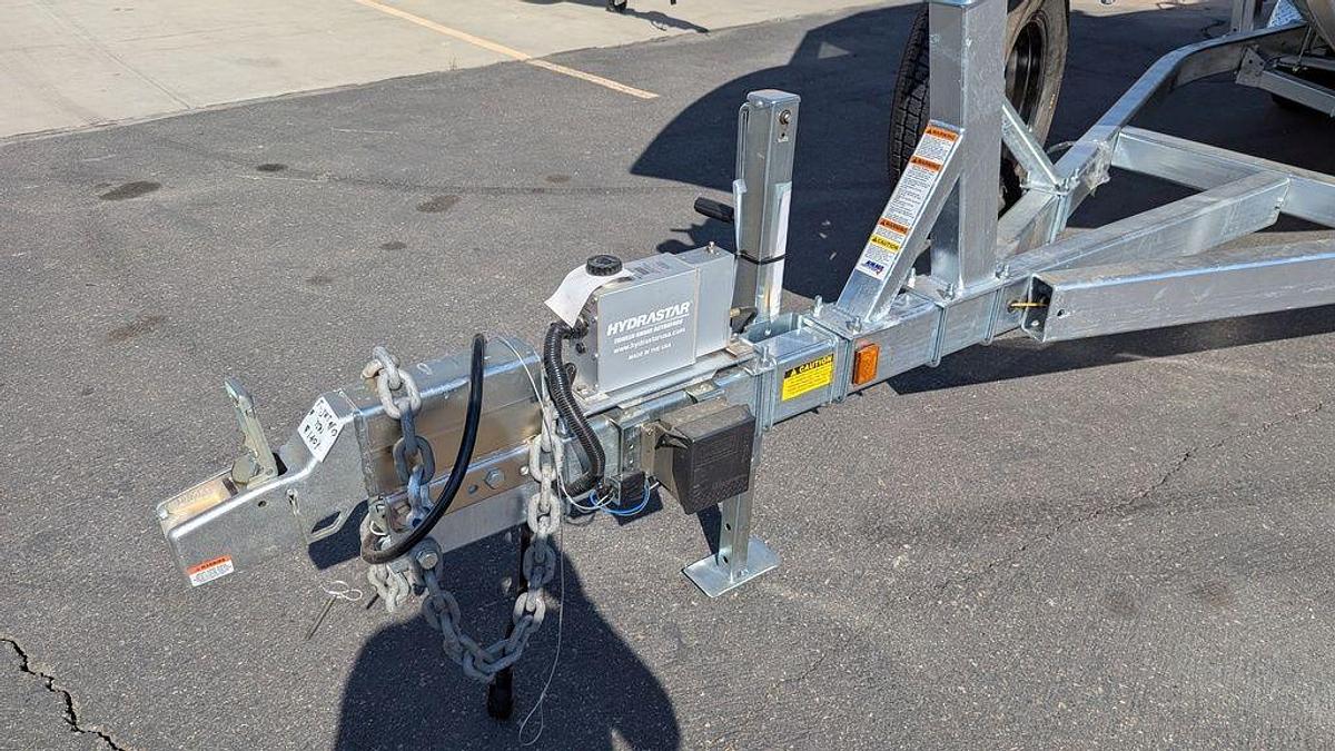 2025 Thunder Jet Alexis 24 OS