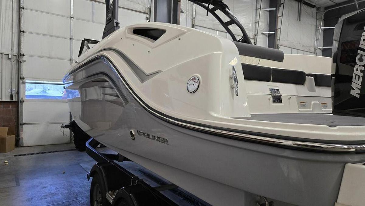 2023 Bayliner DX2200