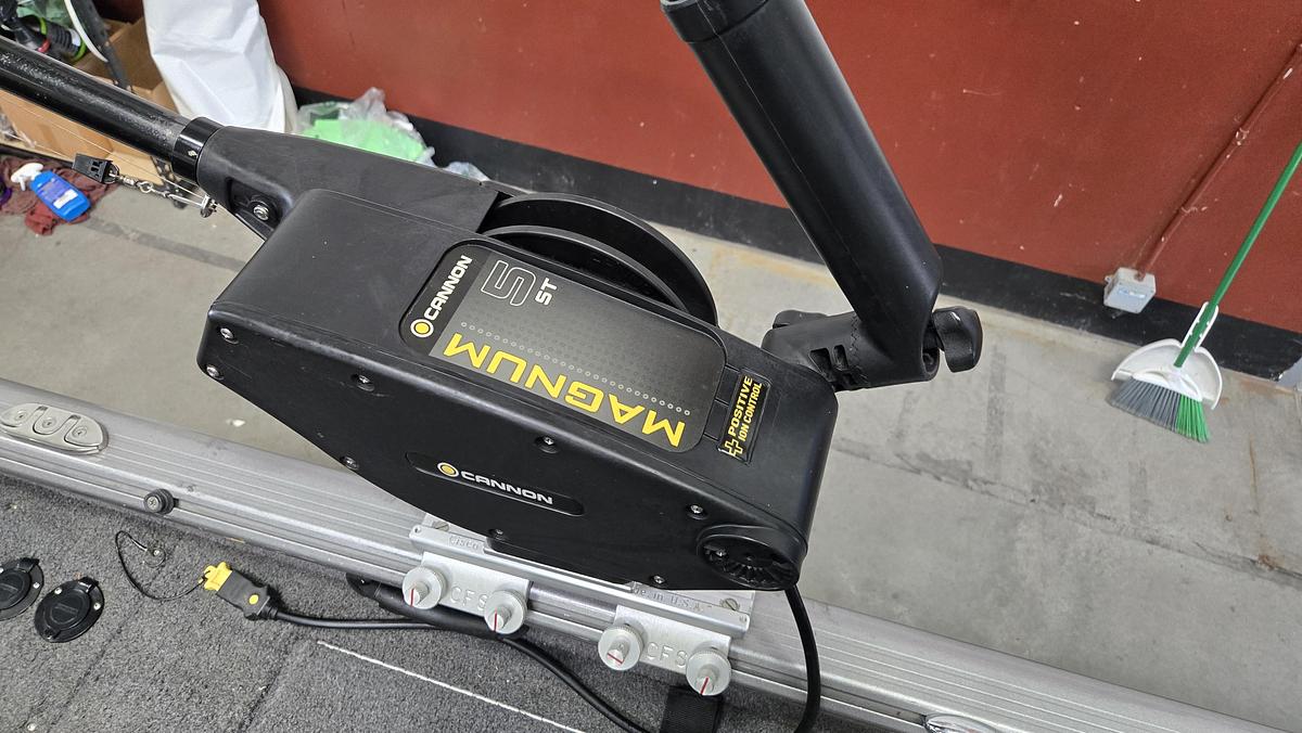 Used 2018 Lund 1875 Impact XS Sport