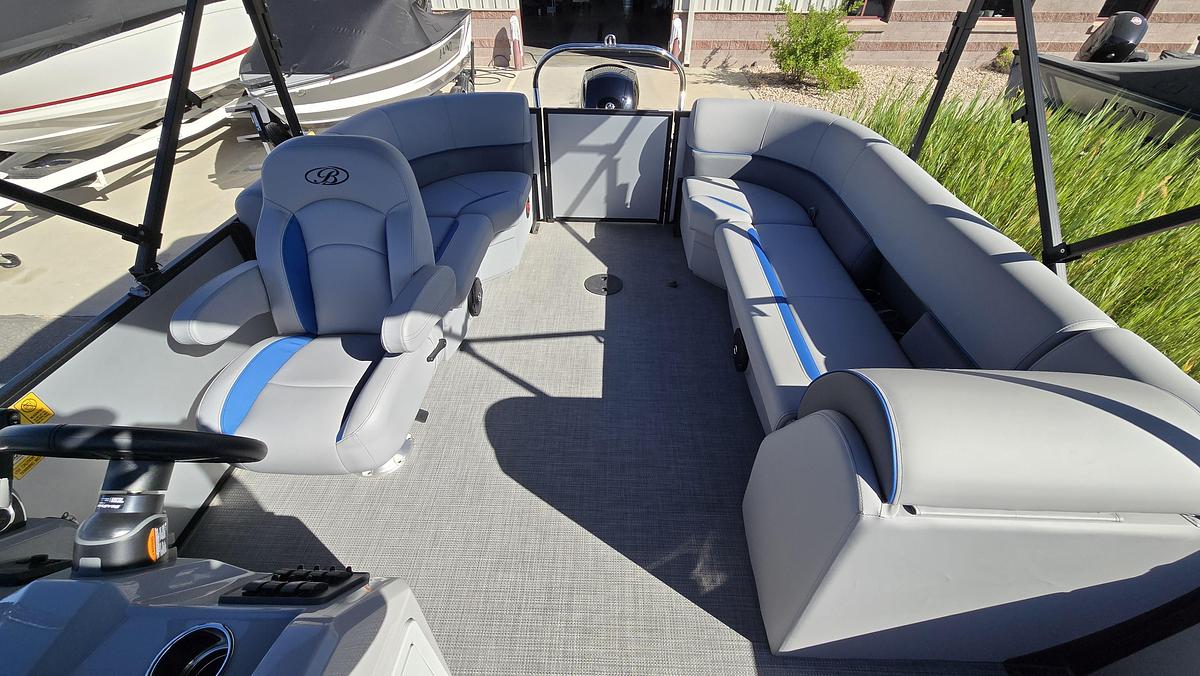 2026 Bentley Pontoons 203 Bolt