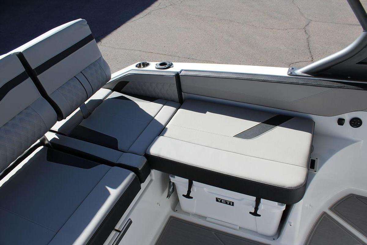 2025 Monterey Elite 27