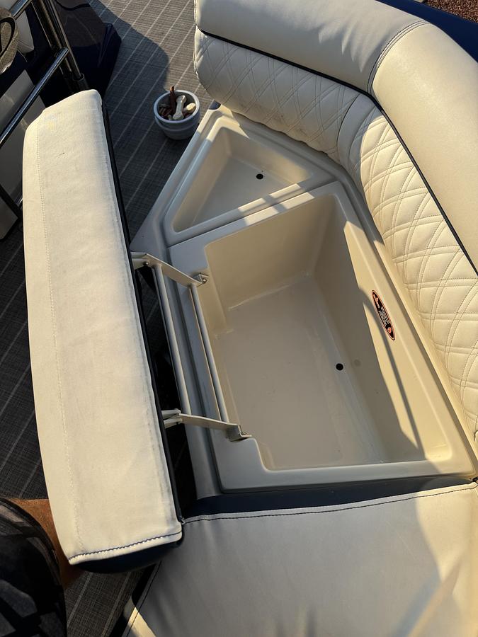 Used 2018 Harris CROWNE 250 DL