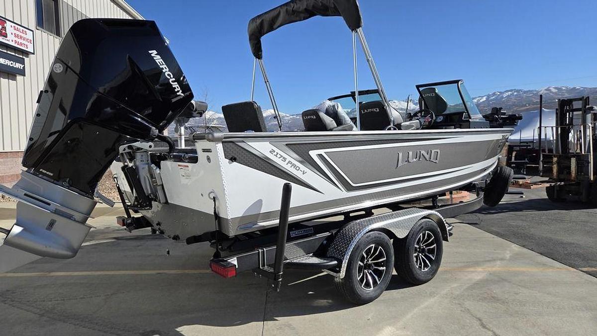 2025 Lund 2175 Pro-V Sport