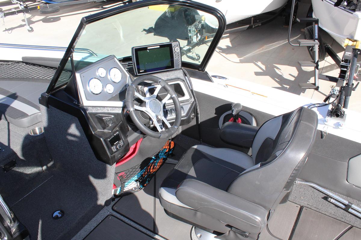 Used 2022 Lund 1975 Tyee Sport