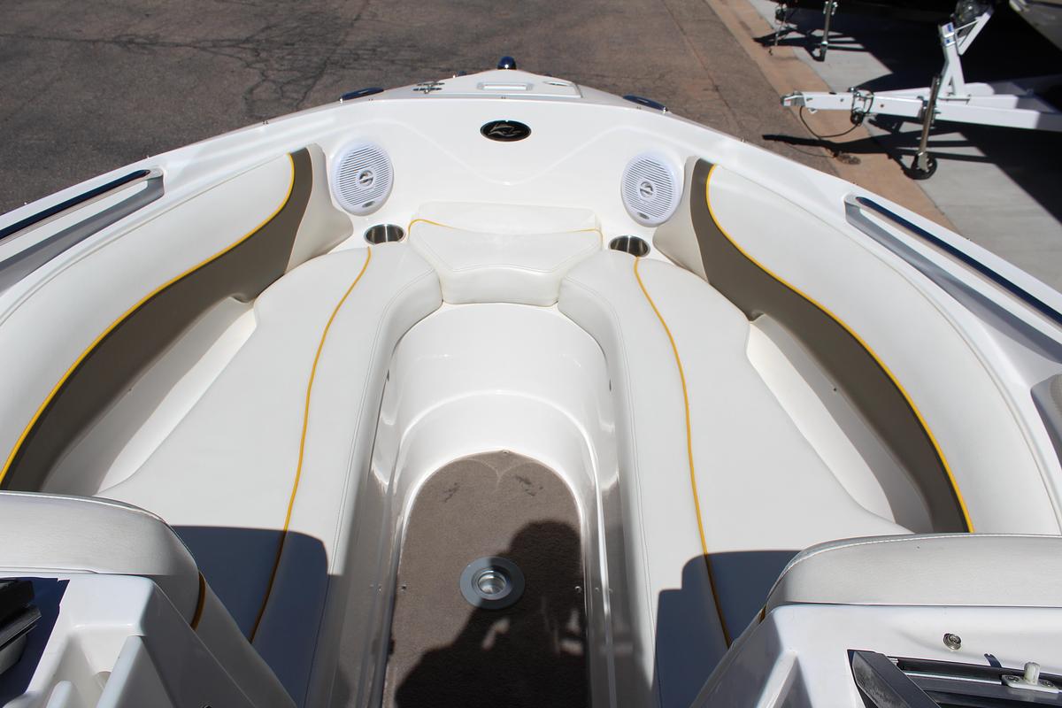 Used 2008 Rinker 246 Captiva