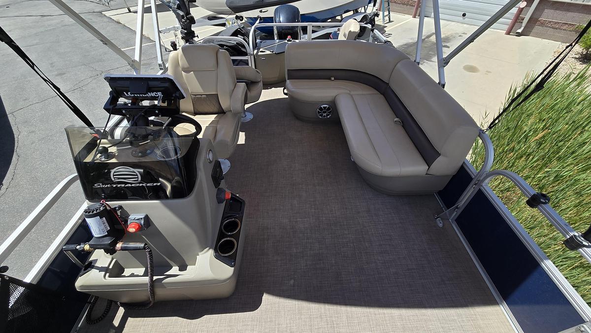 Used 2024 Tracker 18 DLX Bass Buggy