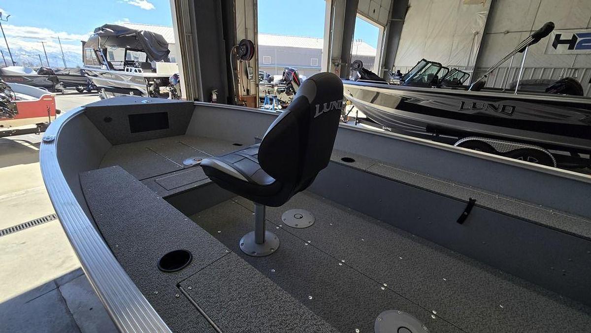 2025 Lund 1600 Fury Tiller