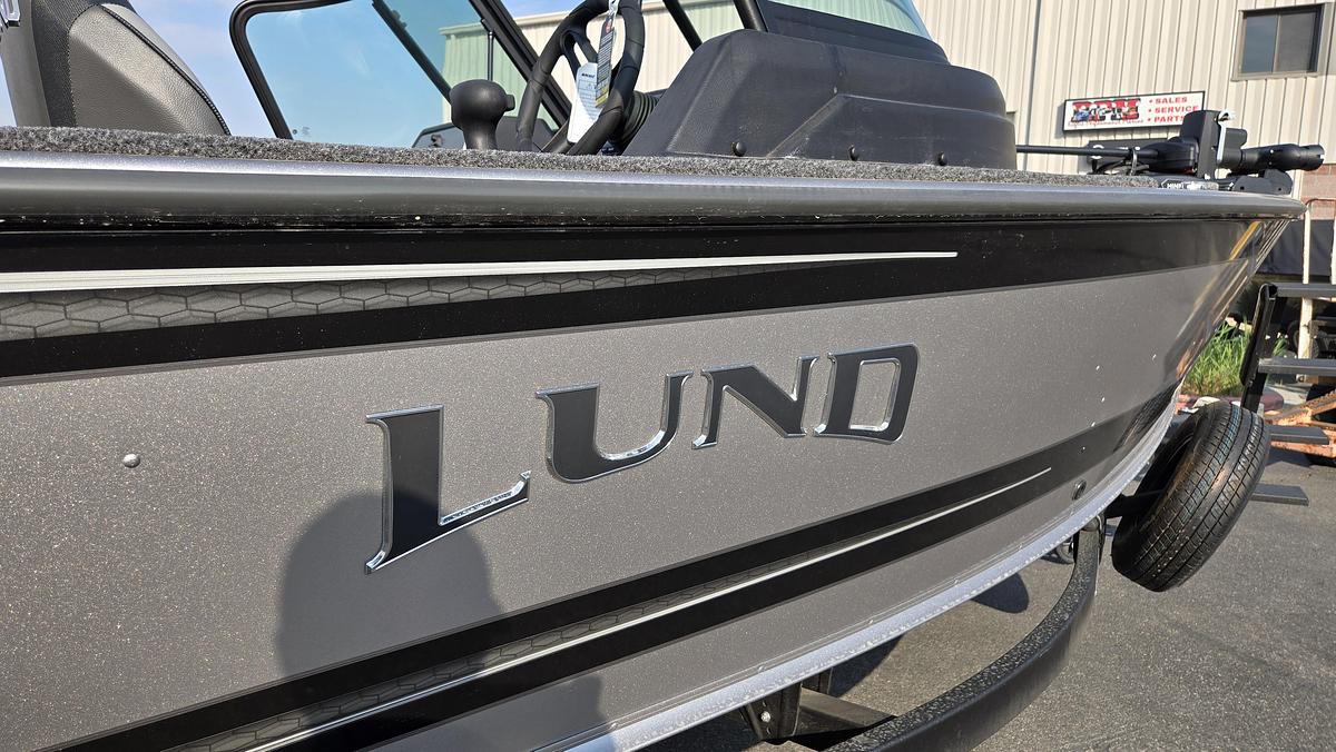 2025 Lund 2075 Impact XS Sport