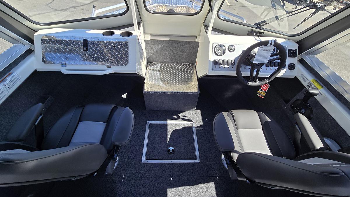 2027 Thunder Jet 200 Luxor