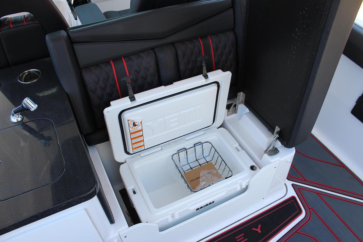 2025 Monterey Elite 30 OB